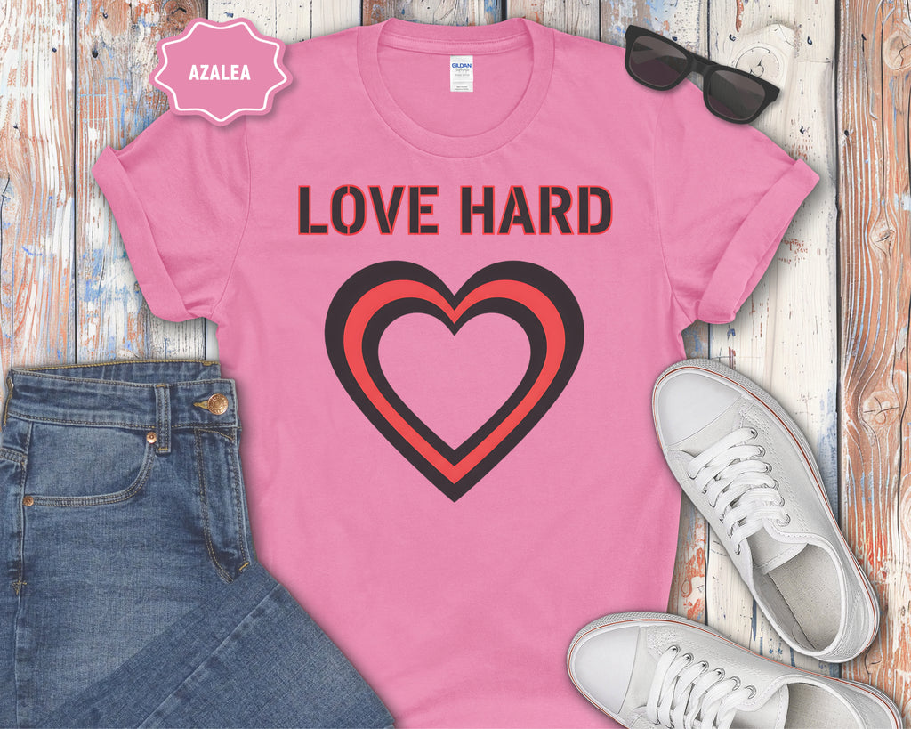 Love Hard heart graphic T-Shirt