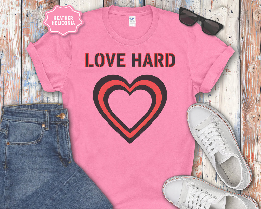 Love Hard heart graphic T-Shirt
