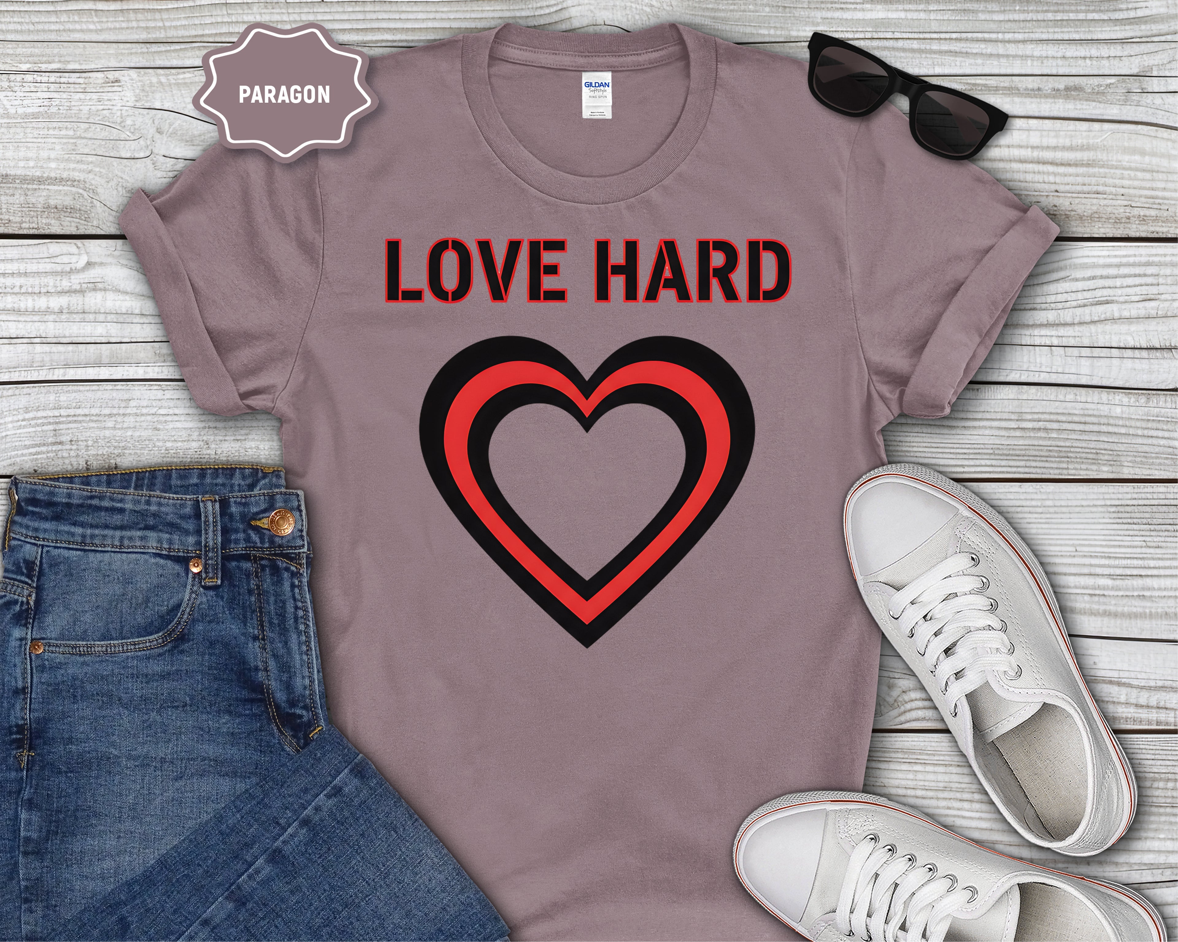 Love Hard heart graphic T-Shirt